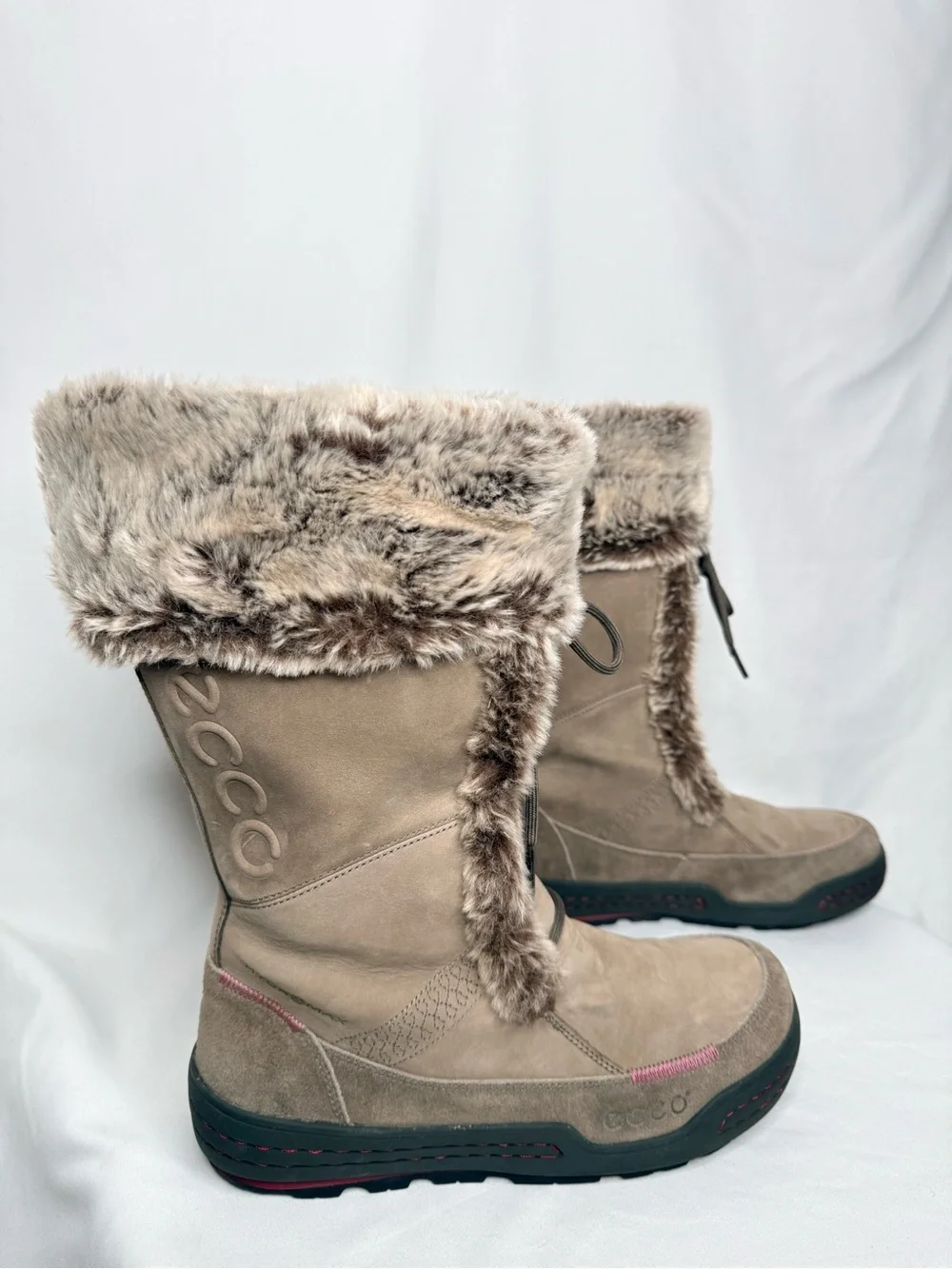 NWOT Ecco Siberia Suede Winter Boots Faux Fur Trim